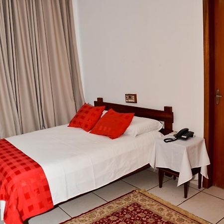 Pousada Victor Ribeirao Claro Exterior foto